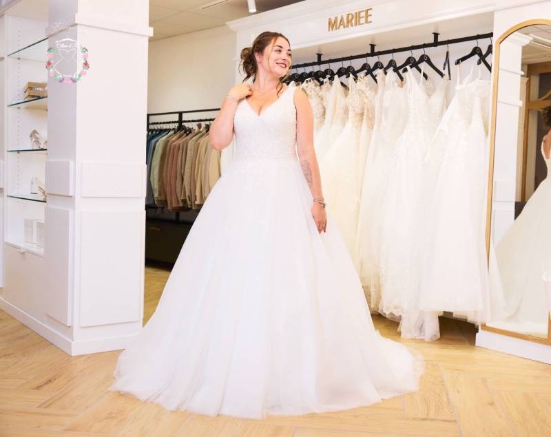 Notre zone d'activité pour ce service Vente de robe de mariée princesse manches longues pour future mariée élégante et raffinée